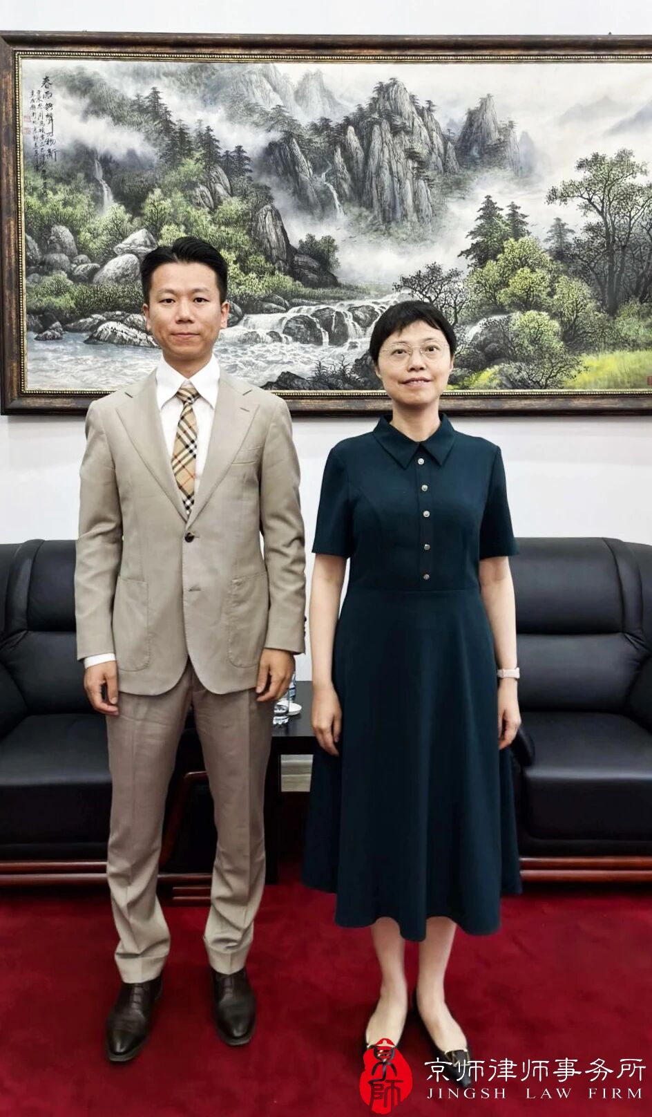 Liu Yu, Consul General of China in Irkutsk, Russia, met with Beijing lawyer Wen Guobiao